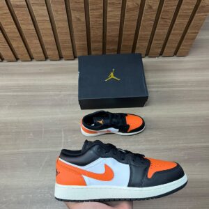 Tênis Air Jordan 1 Low
